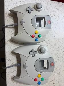 Sega Dreamcast Console Bundle   2 Controllers, VMUs, SD Adapter - Photo 3