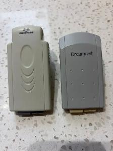 Sega Dreamcast Console Bundle   2 Controllers, VMUs, SD Adapter - Photo 4