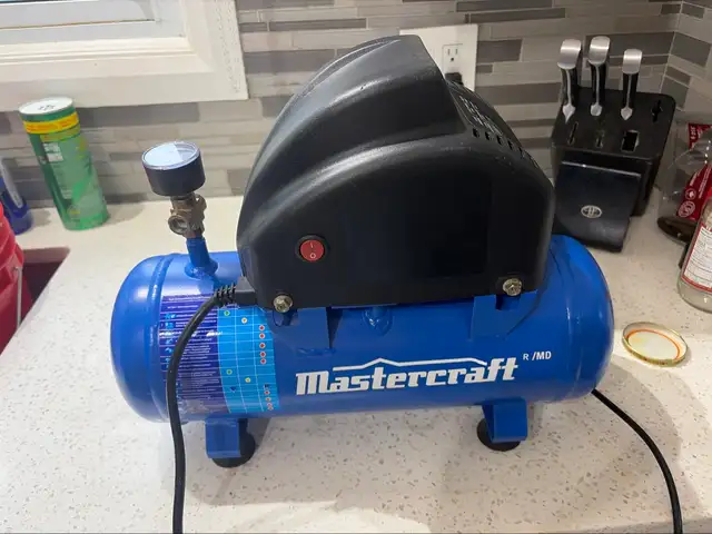 Mastercraft 2 Gal Compressor - 1/3 HP, 100 PSI, Needs Coupler