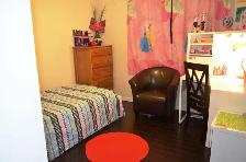 3 bedroom house (main level) - Nice & Clean - 1 min to C-Train - Photo 7
