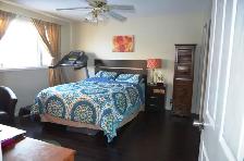 3 bedroom house (main level) - Nice & Clean - 2 min to C-Train - Photo 4