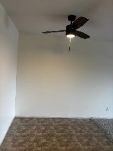 Newly renovated 2 bedroom condo - Photo 2