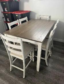 Table & Chairs