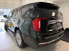 2023 GMC Yukon SLT | 8 PASS | LEATHER | 2 SET TIRE | ONE OWNER - Photo 3