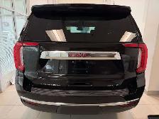 2023 GMC Yukon SLT | 8 PASS | LEATHER | 2 SET TIRE | ONE OWNER - Photo 4