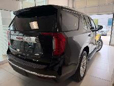 2023 GMC Yukon SLT | 8 PASS | LEATHER | 2 SET TIRE | ONE OWNER - Photo 5