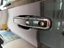 2023 GMC Yukon SLT | 8 PASS | LEATHER | 2 SET TIRE | ONE OWNER - Photo 10