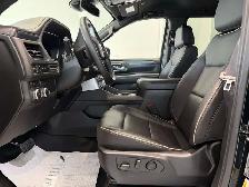 2023 GMC Yukon SLT | 8 PASS | LEATHER | 2 SET TIRE | ONE OWNER - Photo 14