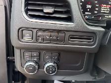 2023 GMC Yukon SLT | 8 PASS | LEATHER | 2 SET TIRE | ONE OWNER - Photo 16