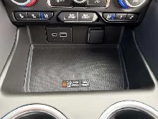 2023 GMC Yukon SLT | 8 PASS | LEATHER | 2 SET TIRE | ONE OWNER - Photo 25