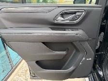 2023 GMC Yukon SLT | 8 PASS | LEATHER | 2 SET TIRE | ONE OWNER - Photo 31