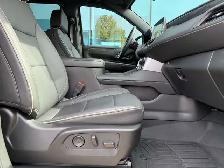 2023 GMC Yukon SLT | 8 PASS | LEATHER | 2 SET TIRE | ONE OWNER - Photo 37