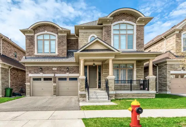 luxury Modern 5 Bedroom , 5 bathroom Joshua Creek Home