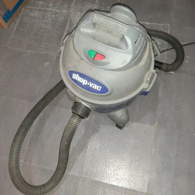 Wet /Dry Shop Vac Brand Vacuum Includes Extra Bags Only $20!!
