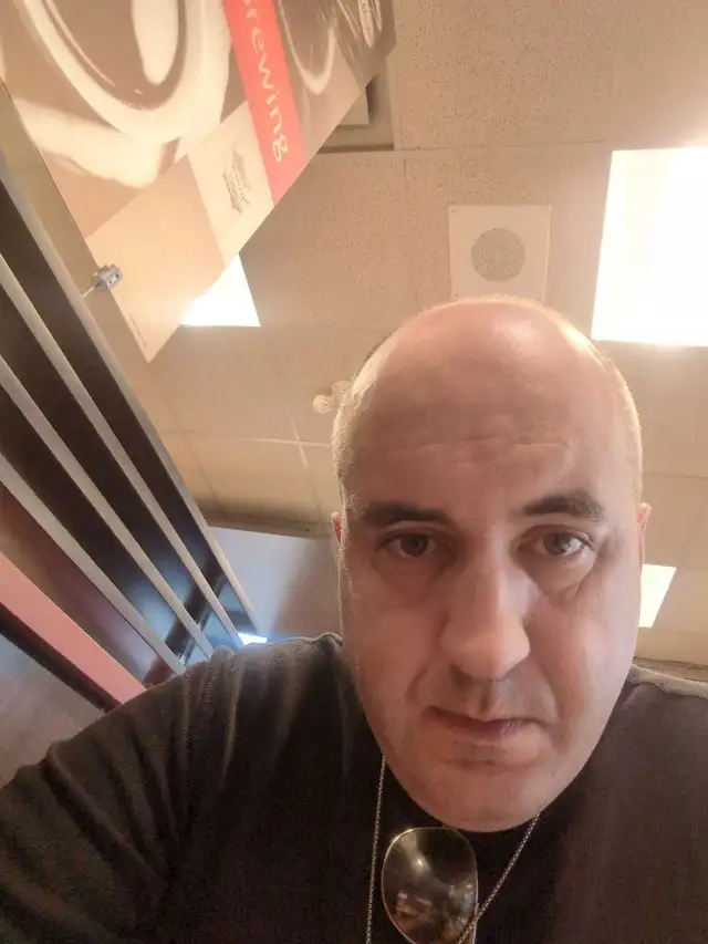 mover. looking for work. help people move.