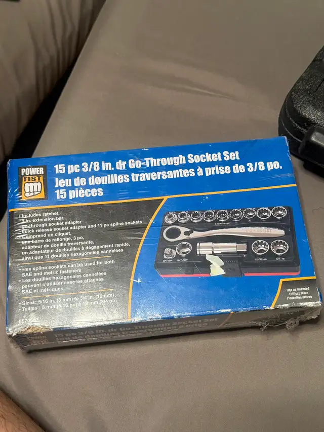Good condition 15 piece socket set