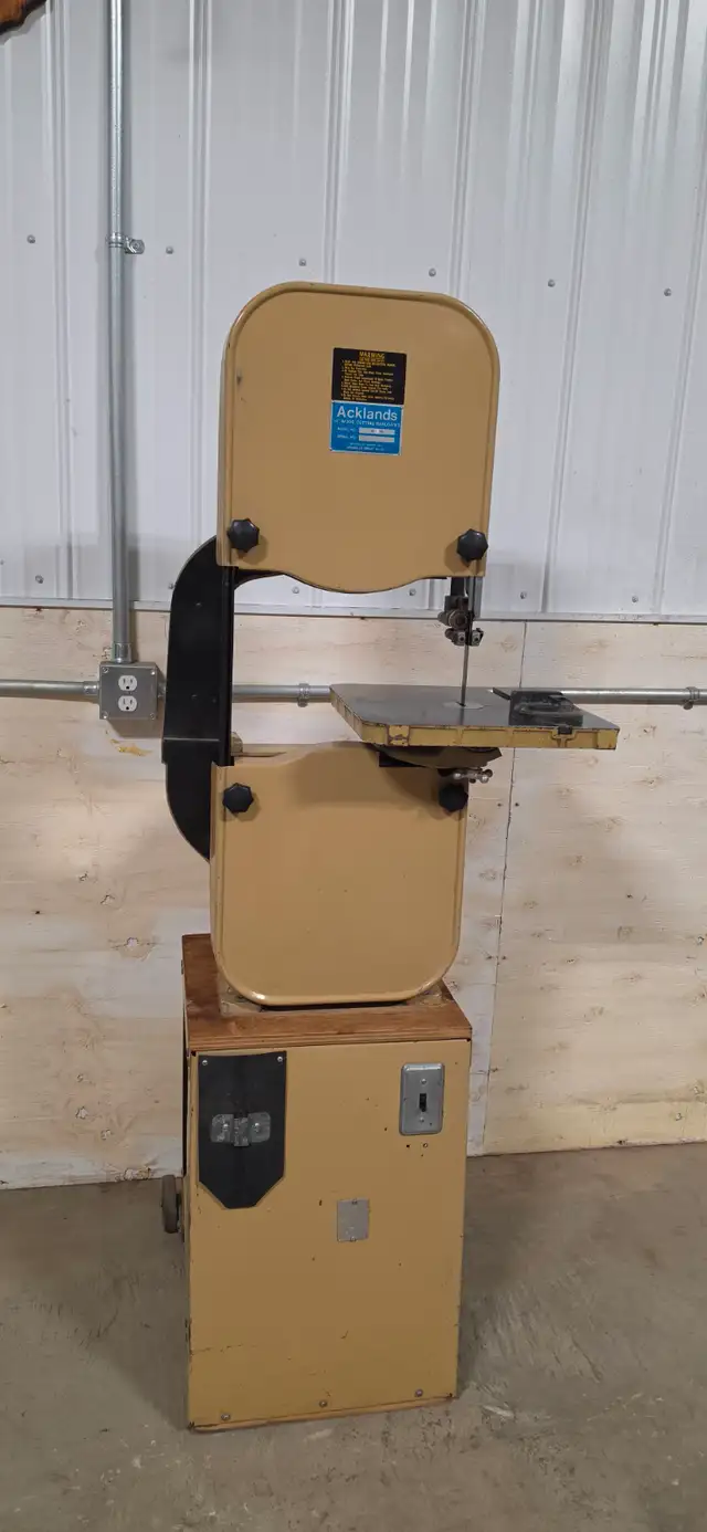 Woodworking band saw