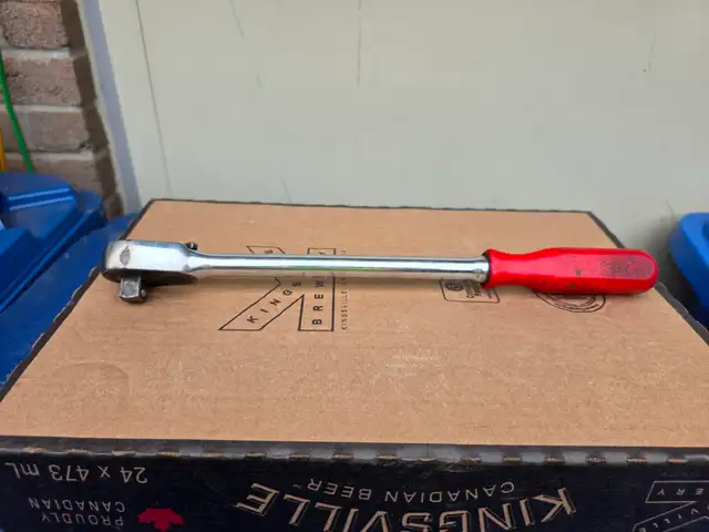 Mac Tools VR15PA 1/2' Drive PEAR Head Ratchet Red Handle 30 Toot