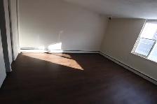 630 17 Ave SW - Bachelor 1 Bath - Photo 3
