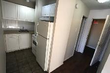 630 17 Ave SW - Bachelor 1 Bath - Photo 4