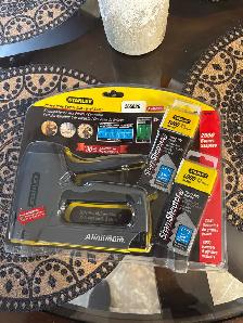 Stanley Heavy Duty Staple Gun / Brad Nailer   2000 Stap