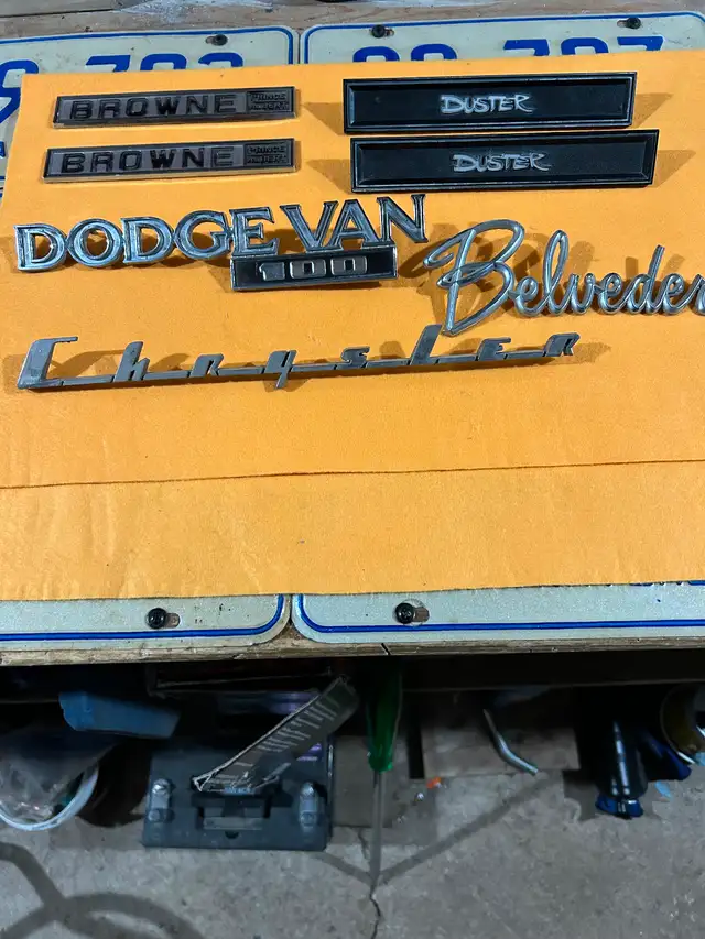 Mopar emblems