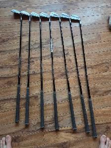 taylormade p790 right handed irons - Photo 4