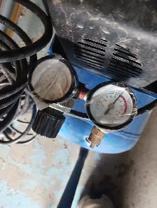 Air Compressor - Photo 2