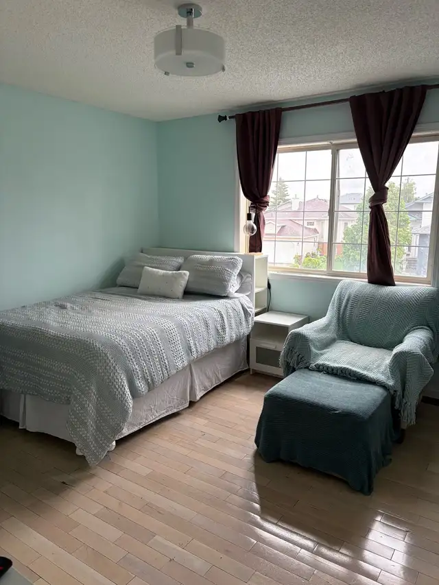 Spacious Extra Large Room for Rent