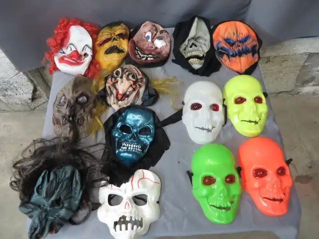 GR MASQUES HALLOWEEN AU CHOIX NEUF ET UTILISE 1 FOIS COMME NEUF