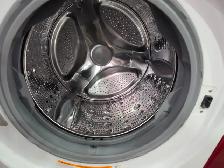 LG 27' White Front-Load Stackable Washer & GAS Dryer Set - Photo 4