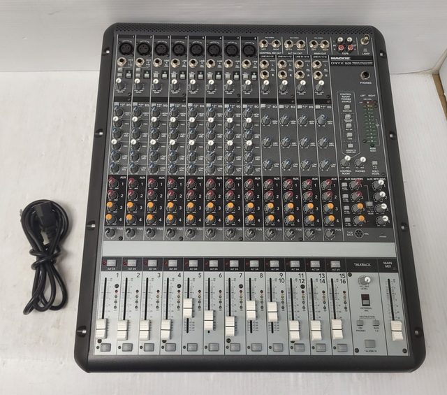 (N9741086) Mackie ONYX 1620 16-Channel Analog Mixer