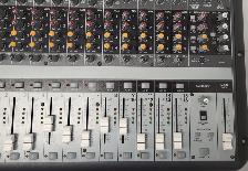 (N9741086) Mackie ONYX 1620 16-Channel Analog Mixer - Photo 6