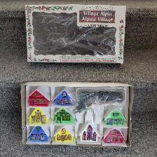 Village alpin illuminé de Noël vintage - Neuf dans sa boîte