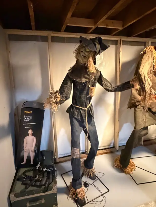 SCARECROW ANIMATRONIC