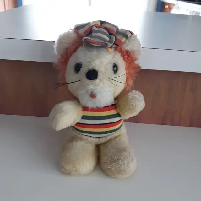 BEAU BÉBÉ OURSON NEUF BEIGE, SUPER-DOUX, DE 9' DE HAUT: $5.00