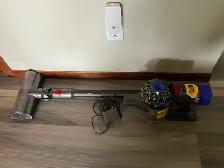 Dyson V7 Battery Powered Vacuum - Photo 2