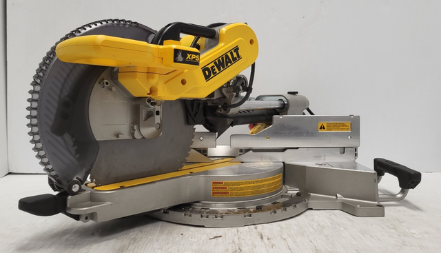 (N94487-1) Dewalt DWS780 12' Double-Bevel Sliding Compound Mi...