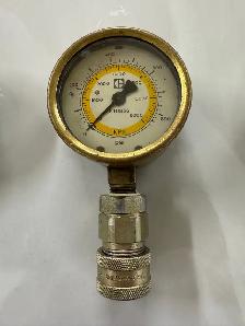 Caterpillar 4 bolt flange covers and hydraulic gauges - Photo 5