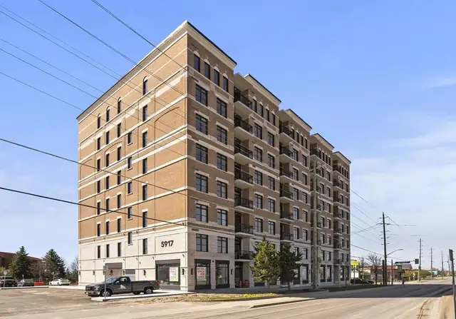 Stouffville PH 2 Bedroom   Den, 2 Bathrooms, 2 Parking