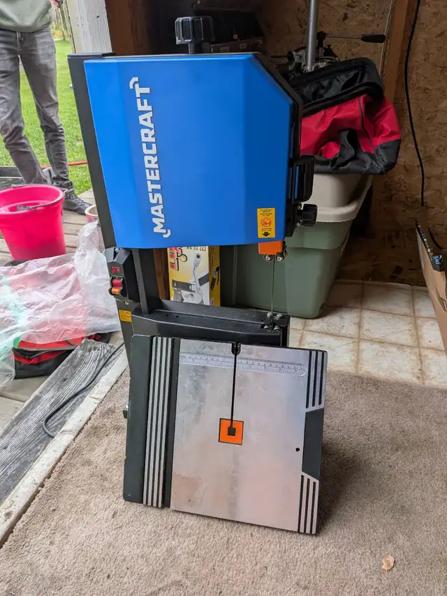 Mastercraft 9 inch Bandsaw - Like New