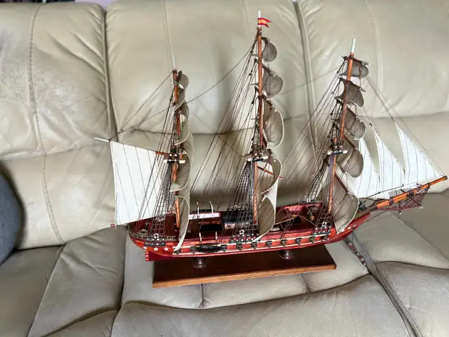 ONE BEAUTIFUL HAND BUILT 19 CENTURY FRIGATE SHIPAS PICTURED -