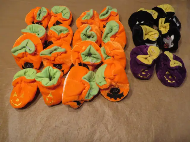 HALLOWEEN 10 PRS PTES CHAUSSETTES NEUVE POUR BEBE/POUPEE