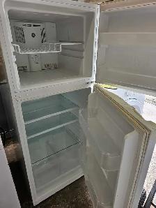 fridge 24' sale 150 - Photo 2