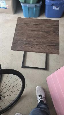 SIDE TABLE MINT CONDITION $15 - Photo 2