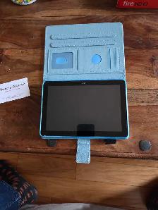 kindle fire HD8 A1 très belle