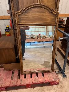 Vintage Bedroom Suite - Photo 2