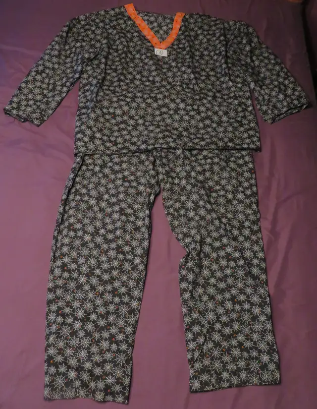 COSTUME HALLOWEEN HAUT ET PANTALON FAIT MAIN TB ETAT