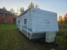 28 Ft Gulf Stream Kingsport Travel Trailer