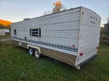 28 Ft Gulf Stream Kingsport Travel Trailer - Photo 4
